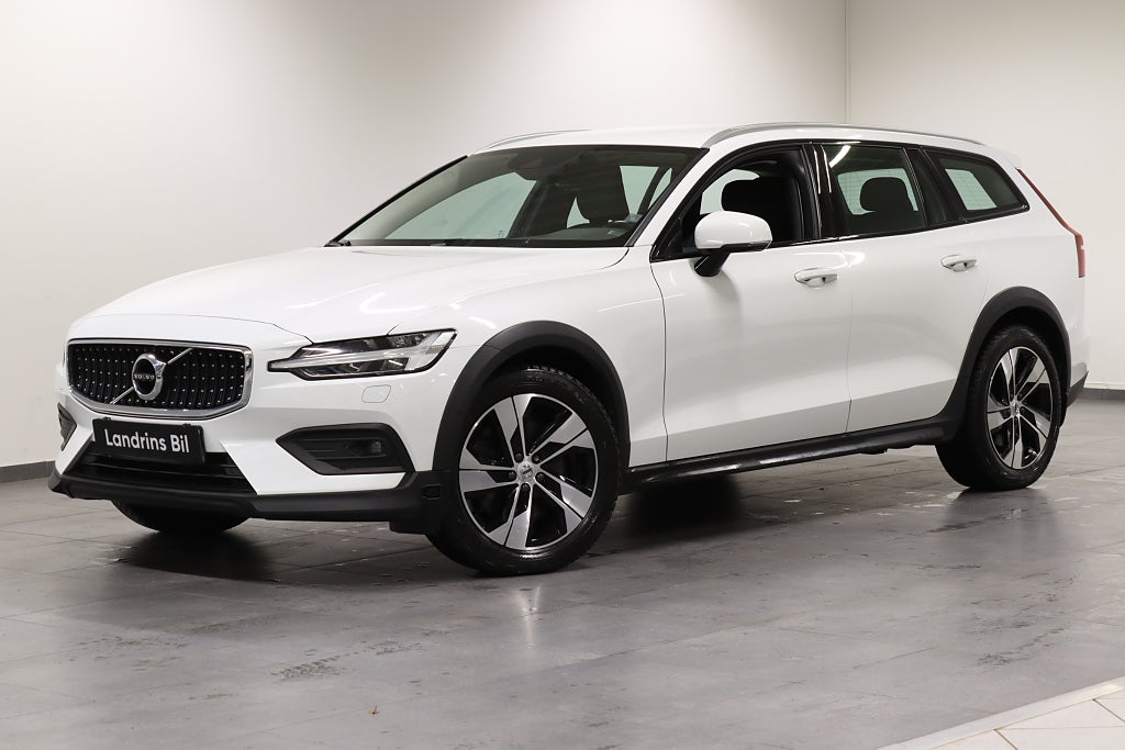 Volvo V60 Cross Country D4 AWD Momentum Advanced SE II automat