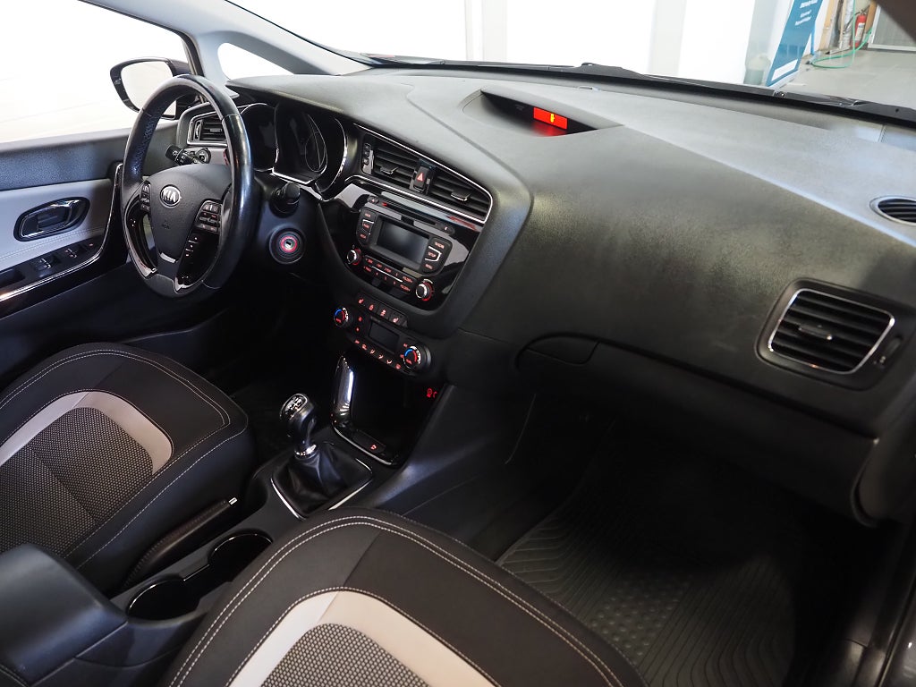 Kia Ceed 1.6 GDI 135hk P-Sensorer