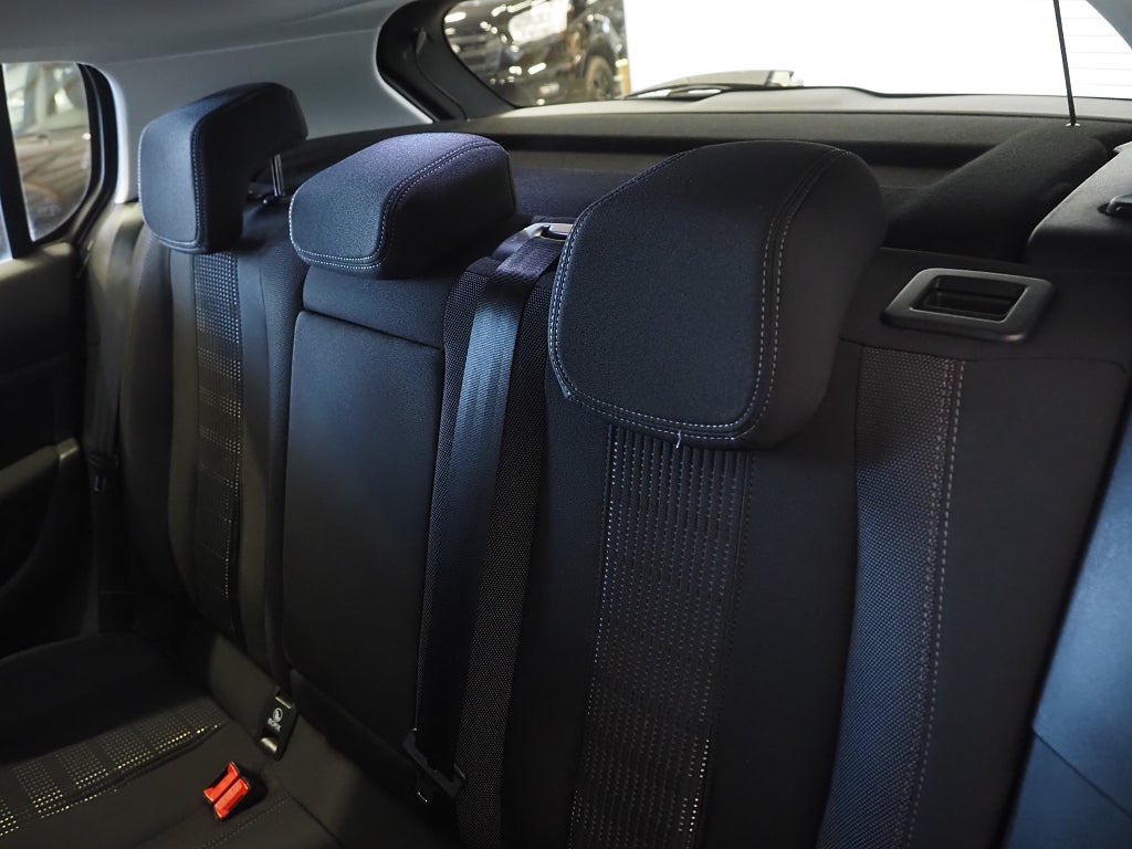 Peugeot 308 1.6 BlueHDi 120hk Automat EAT Allure P-Sensorer Navi 2017