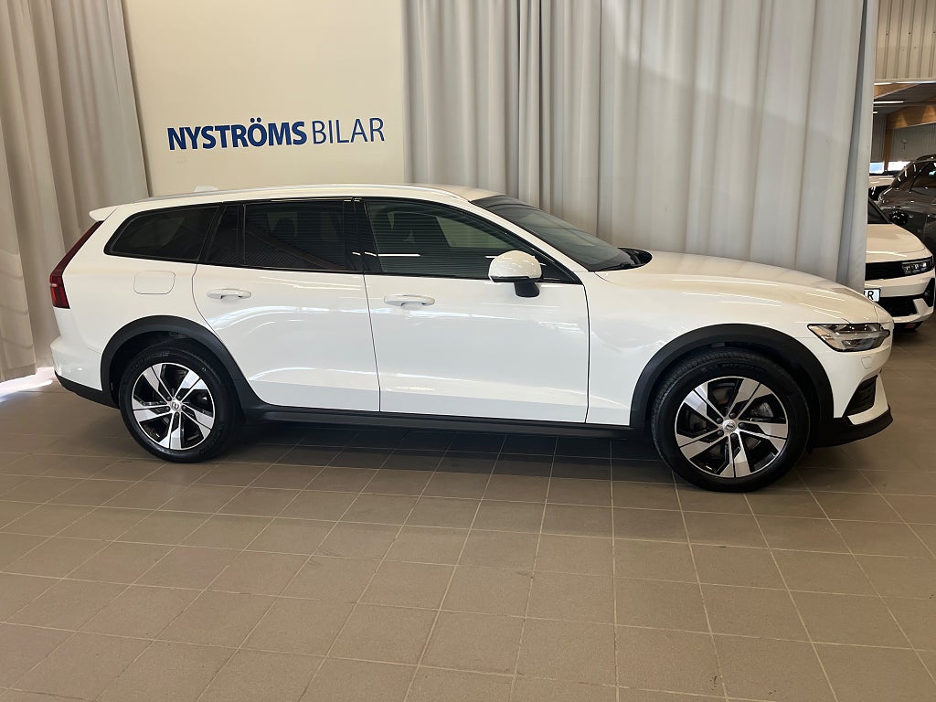 Volvo V60 Cross Country B4 AWD Geartronic Advanced Navi Pro Edition Euro 6 Drag thumbnail