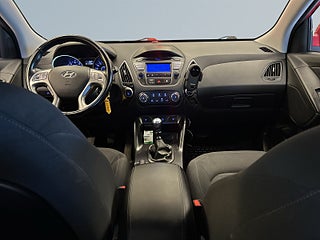 Hyundai ix35 1.6 GDI/Drag/MoK/SoV-Däck/Psens/2-Brukare – bild 8