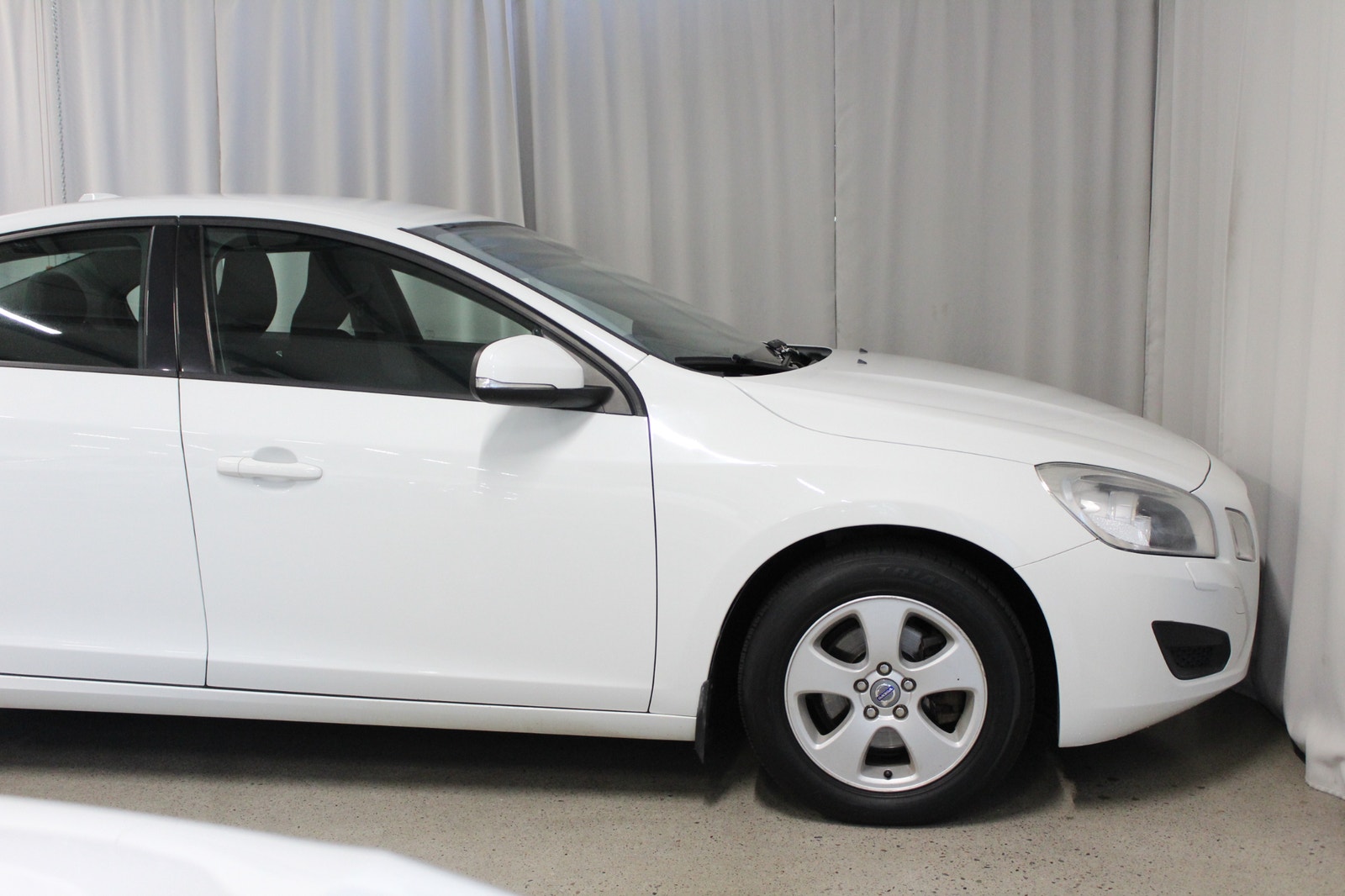 Volvo S60 T3 150HK, S&V-hjul, Kamrem bytt, Nyservad 2012 - miniatyr 3