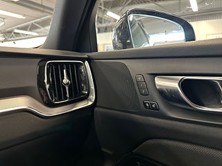 Volvo V60 Recharge T8 AWD Plus Dark R-Design MOMS/1Ägare/Drag/S&V – bild 23