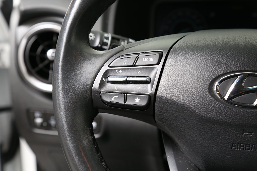 Hyundai Kona 1,0 T-GDI 120hk Essential Aut Kamera Carplay Drag 2023