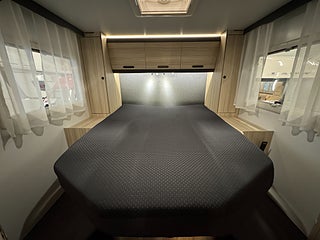 Husbil-halvintegrerad Sun Living S72DC AUT Queen! Clesana & Hydr stödben! 10 av 22