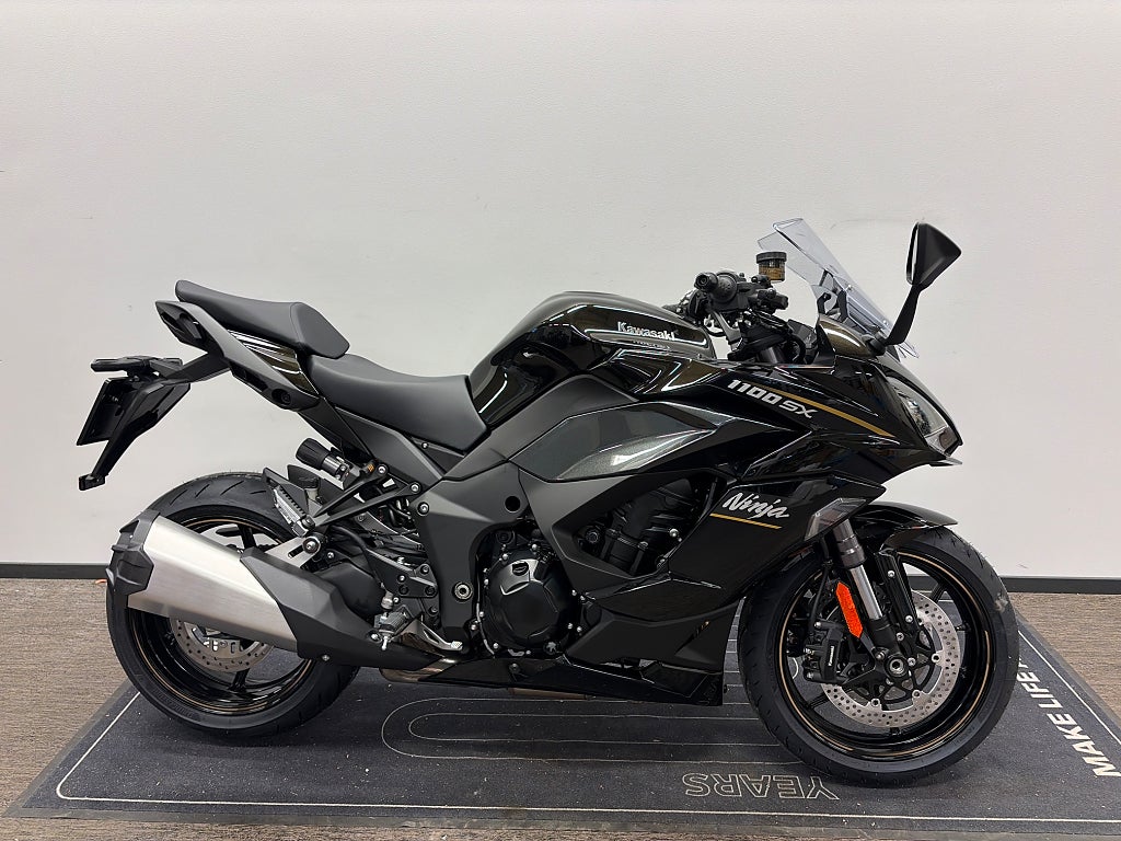 Kawasaki Ninja 1100SX 
