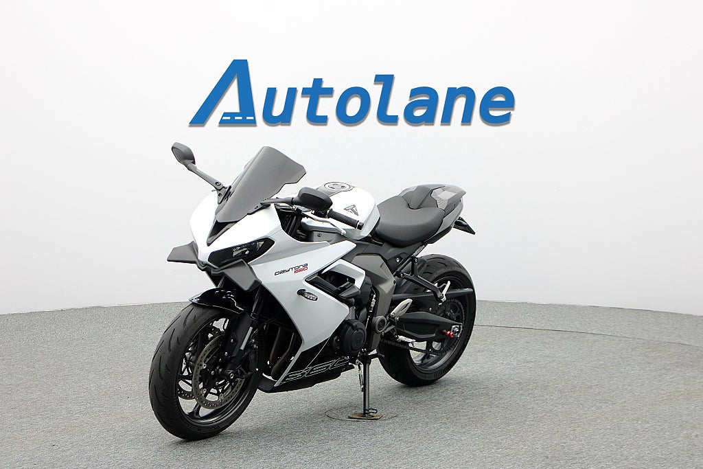 Triumph Daytona 660 *Black Widow Helsystem Quickshifter