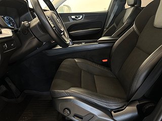 Volvo XC60 B5 Momentum Advanced 250hk/BKamera/SoVhjul/Drag