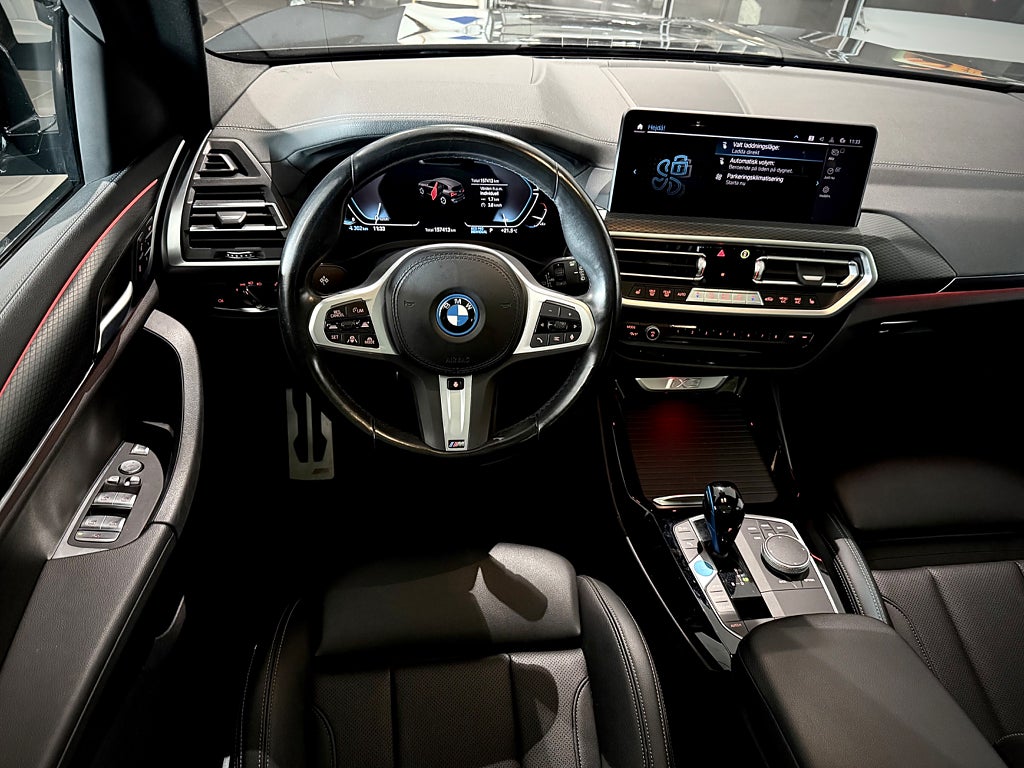 BMW iX3 M Sport Glastak Läder Drag - bild 5