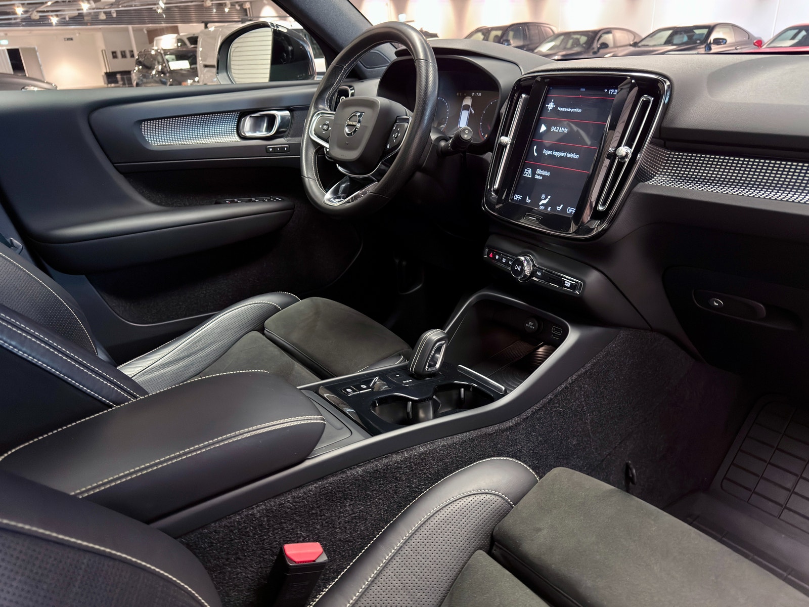 Volvo XC40 T5 AWD R-Design 247hk | Drag | Panorama 2018 - miniatyr 16