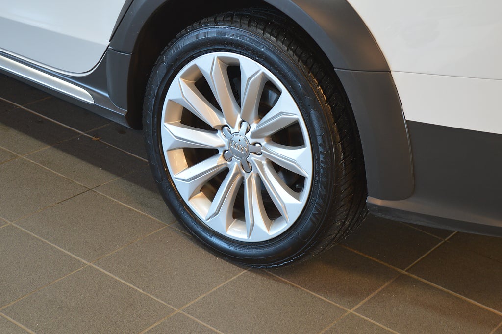 Audi A4 2013 - miniatyr 8