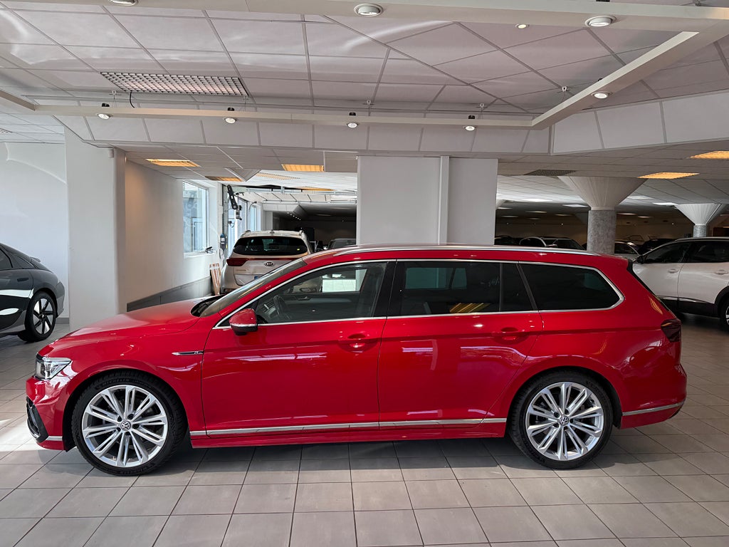 Volkswagen Passat Sportscombi 2.0 TDI 4Motion R-Line Skinn Drag Gps 