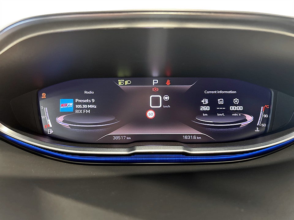 Bild på Peugeot 5008 GT 1.2 PT 130hk Aut 7-SITS B-KAMERA CARPLAY