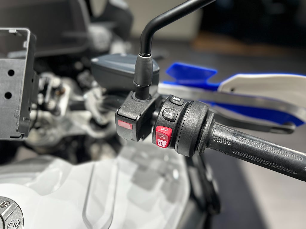 BMW F800GS / Serviceavtal / Toppbox / Chassi-sänkt / Barkbusters