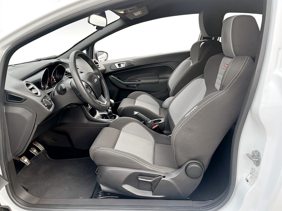 Bild på Ford Fiesta ST 3D 182hk FARTHÅLLARE BLUETOOTH