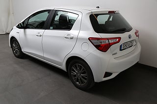Halvkombi Toyota Yaris 4 av 25