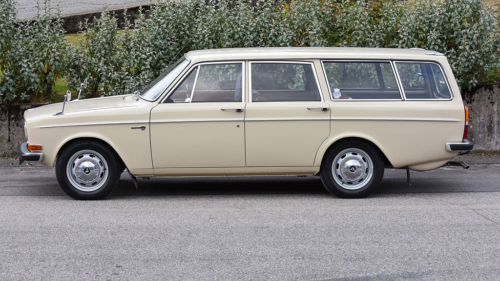 Volvo 145 Sport T28 B18B har renoverats till toppskick. Foto: Bilweb Auctions