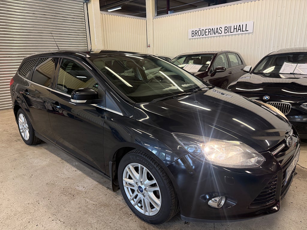 Ford Focus Kombi 1.0 EcoBoost Titanium/ Nykamrem/ Dragkrok