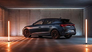 Cupra Leon e-Hybrid uppdateras med en bättre prestanda. Foto: Cupra