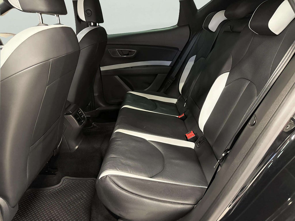 Seat Leon León Cupra 2.0 TSI 290hk Skinn, Vinterhjul, Ledramp, HELGKAMPANJ - miniatyr 15