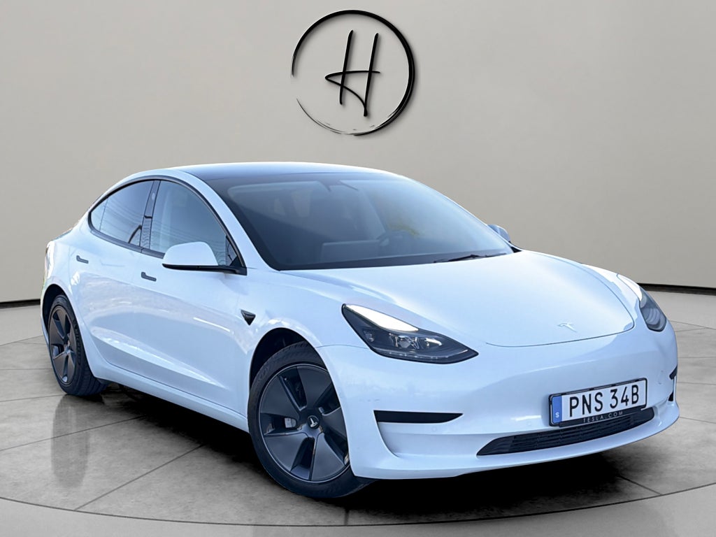 Tesla Model 3 1-Ägare Panoramatak * Leasing * Värmepump * Facelift
