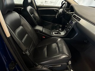 Volvo V70 D5 AWD Ocean Race S&V-däck/M&D-värm/Drag/Sensorer