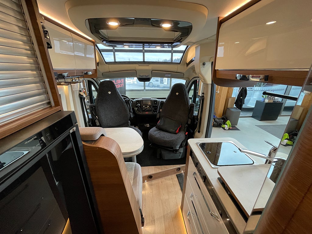 Rapido V55 140 /Solcell/Automat 160hk/En ägare/Fint skick/B-körkort - Rapido