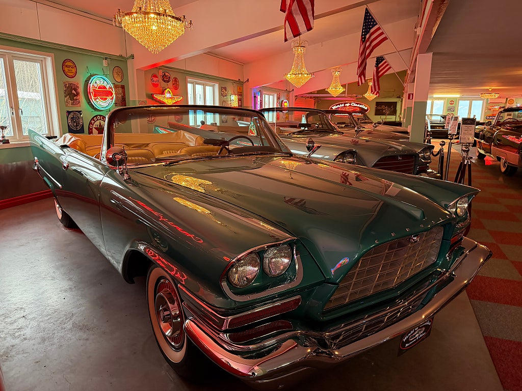 Chrysler 300 D cab helrenoverad -58