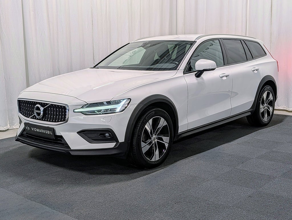 Volvo V60 Cross Country B4 AWD Geartronic Momentum|Kamera|GPS|Drag|H/K|