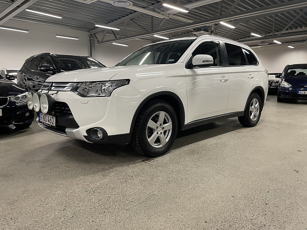 Mitsubishi Outlander 2.2 Di-D 4WD Business 7-Sits P-Värme