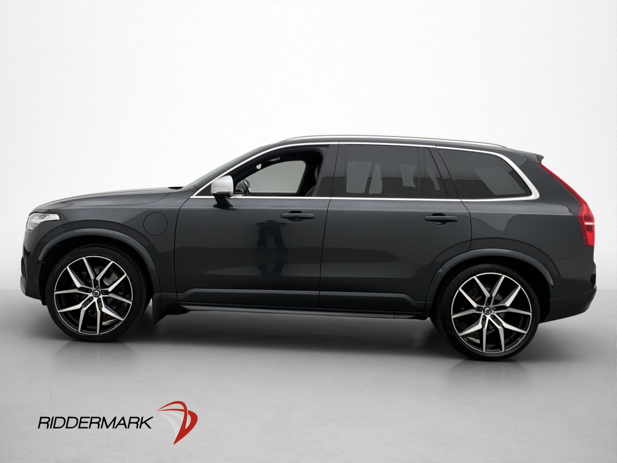 Volvo XC90 T8 AWD R-Design 7-Sits B&W 2018, bild 4/75