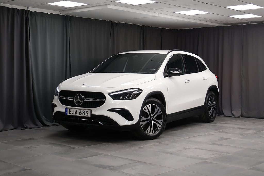 Mercedes-Benz GLA 200 Progressive Line Advanced Plus Drag LED Night MOMS