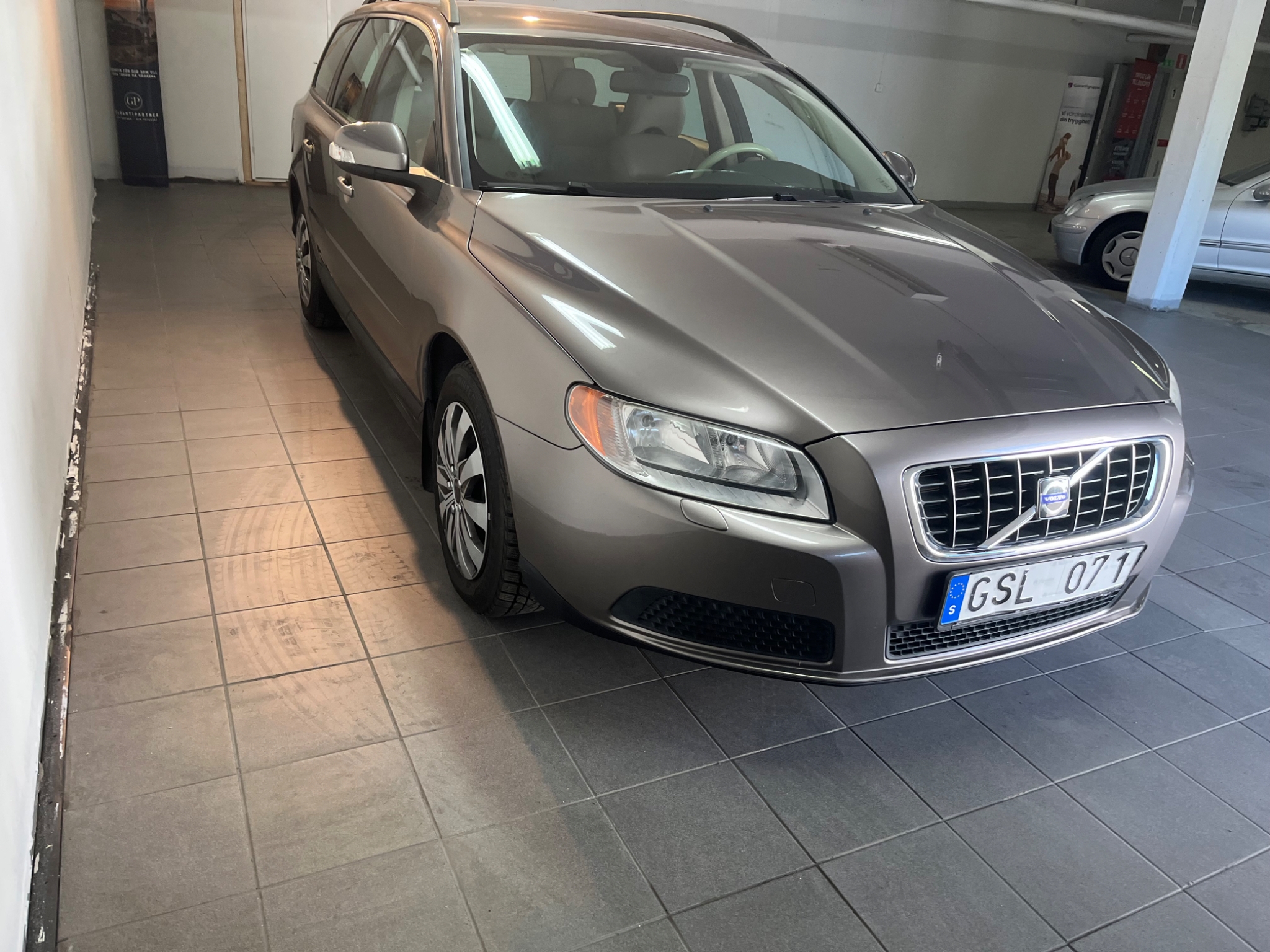 Volvo V70 2.0F 145Hk AC årsskatt 1405kr 2008, bild 4/36