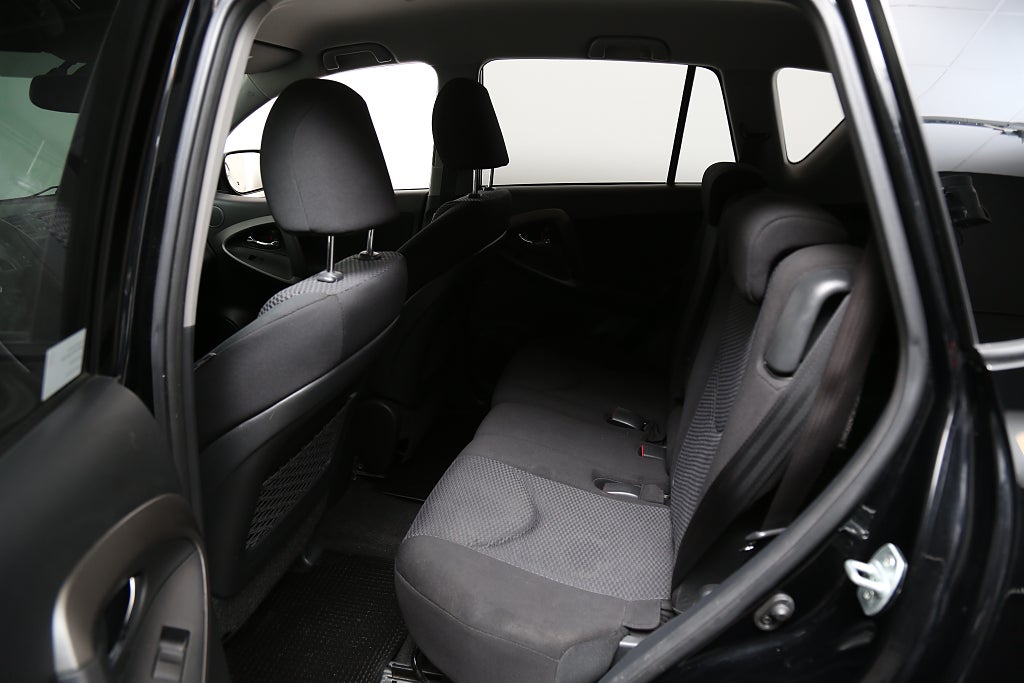 Toyota RAV4 2,0 VVT-i 158hk Business 4x4 Nybesikt Extraljus Drag 2012