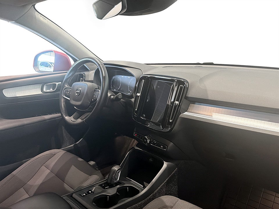 Bild på Volvo XC40 Momentum Advanced T2 129hk Aut RATTVÄRME