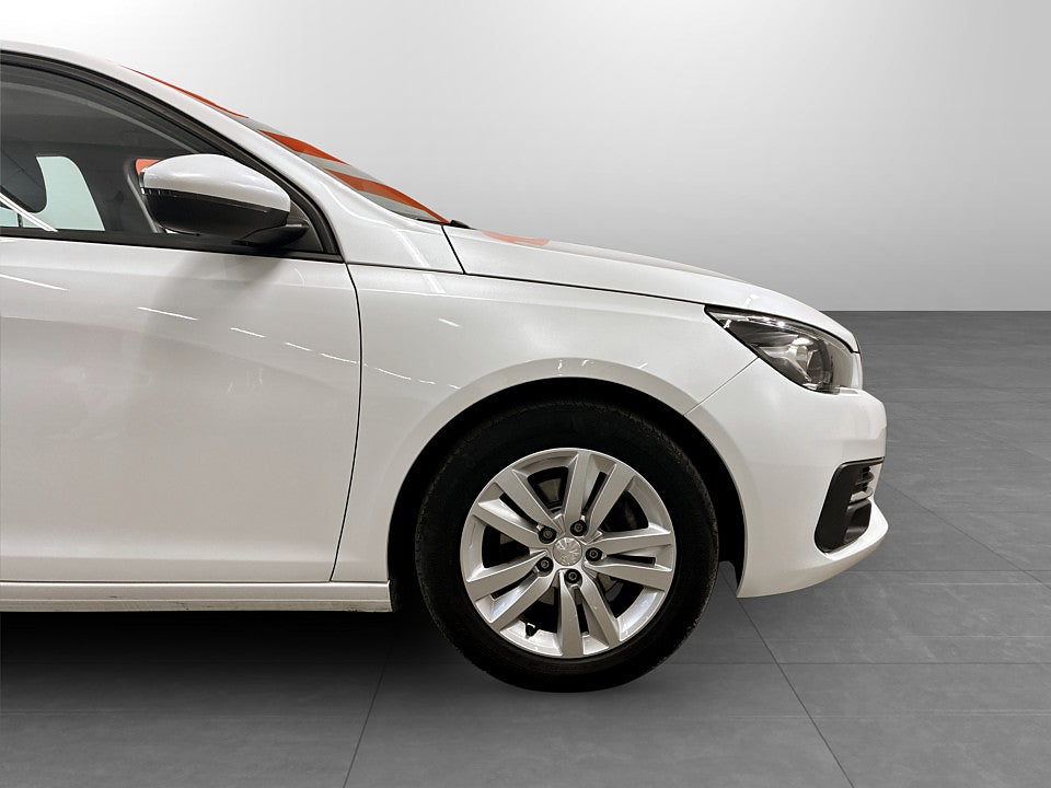 Bild på Peugeot 308 5D Active 1.2 PT 130hk P-SENSORER BAK