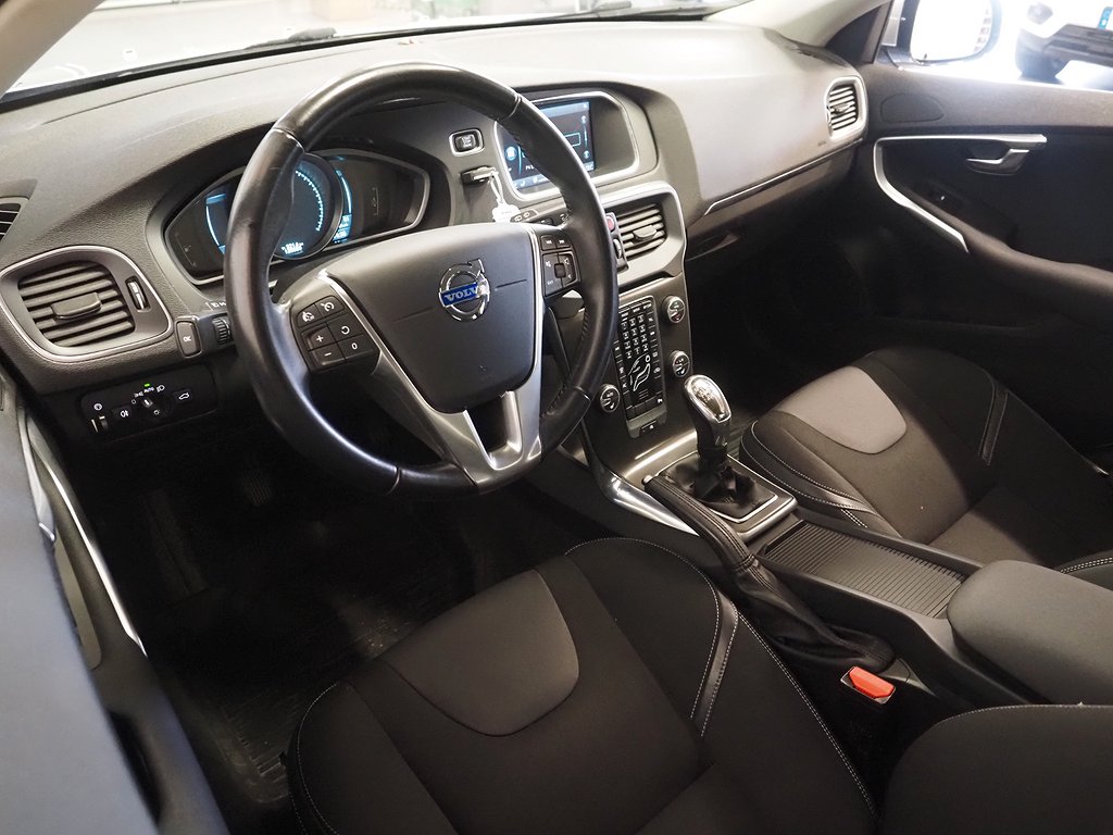 Volvo V40 D2 Momentum Dragkrok Kamrem bytt 2014