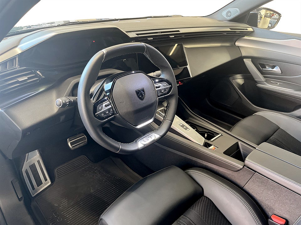 Bild på Peugeot 408 GT 1.2 PT 130hk Aut B-KAMERA CARPLAY ELSTOL