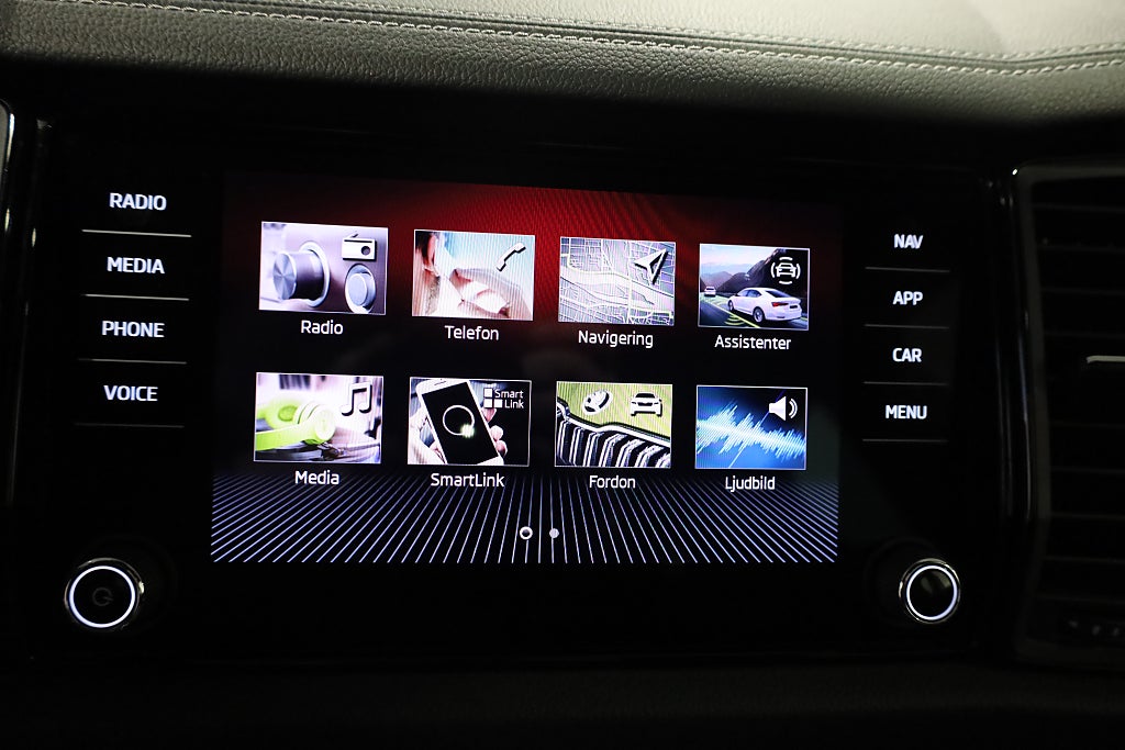 Skoda Kodiaq 2.0 TSI 4x4 Sportline Drag Värmare Kamera Cockpit 2023