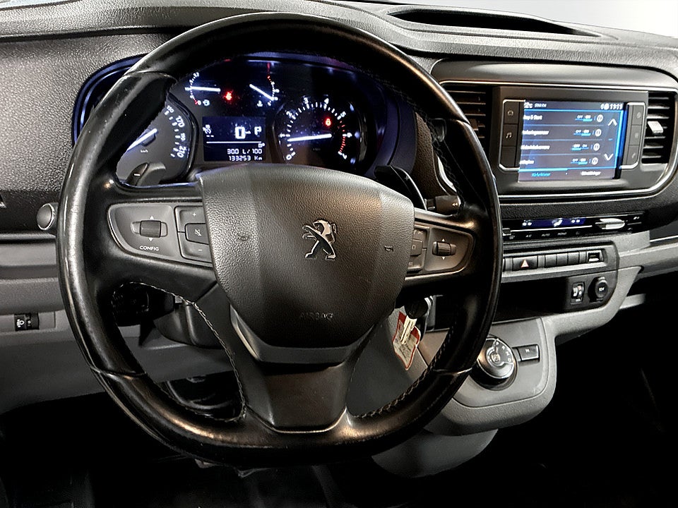 Bild på Peugeot Expert PRO+ 2.0 BHDi 180hk Aut L2 B-KAMERA CARPLAY