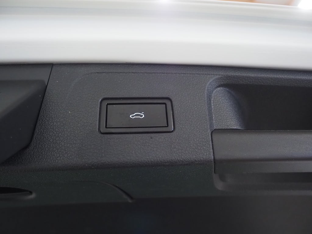 Volkswagen Passat Sportscombi 150hk 2.0 TDI | D-Värmare | Drag | Kamera 2017