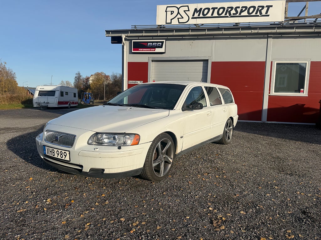 Volvo V70 2.5T A Traktor 