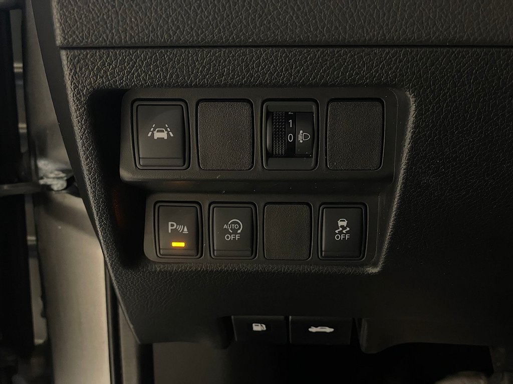 Nissan Qashqai 1.6 | N-Connecta| Backkamera | Navi| Kamkedja 2017