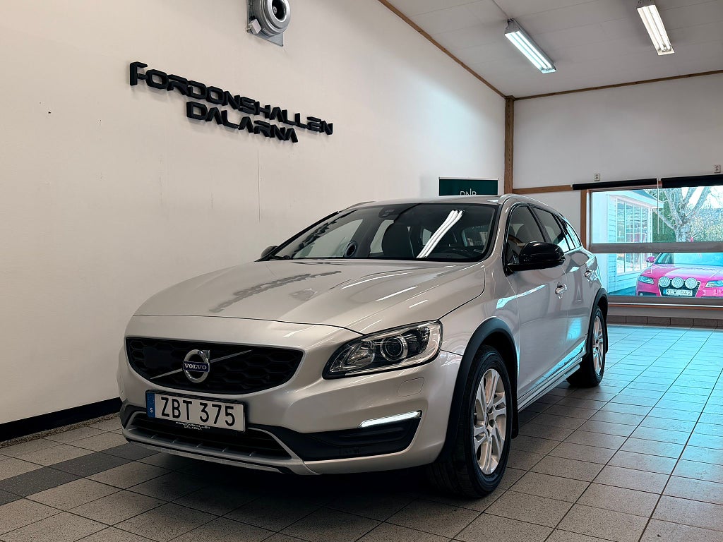 Volvo V60 Cross Country D4 AWD Geartronic Classic Momentum Kamrem bytt / Drag