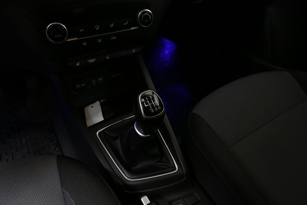 Hyundai i20 1,4 Premium 101hk 5D Panorama Kamera