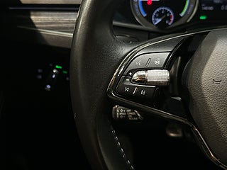 Skoda Superb iV Kombi 1.4 TSI iV Drag Pvärm CarPlay Kamera SoV MOMS – bild 4