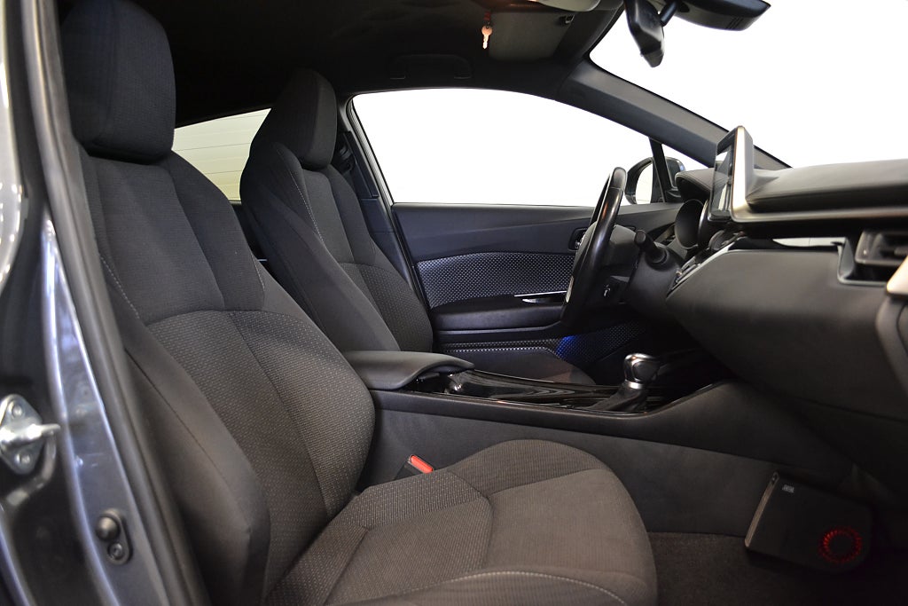 Toyota C-HR Hybrid CVT X-Edition Dragkrok Kamera Rattvärme M-Värm 2019