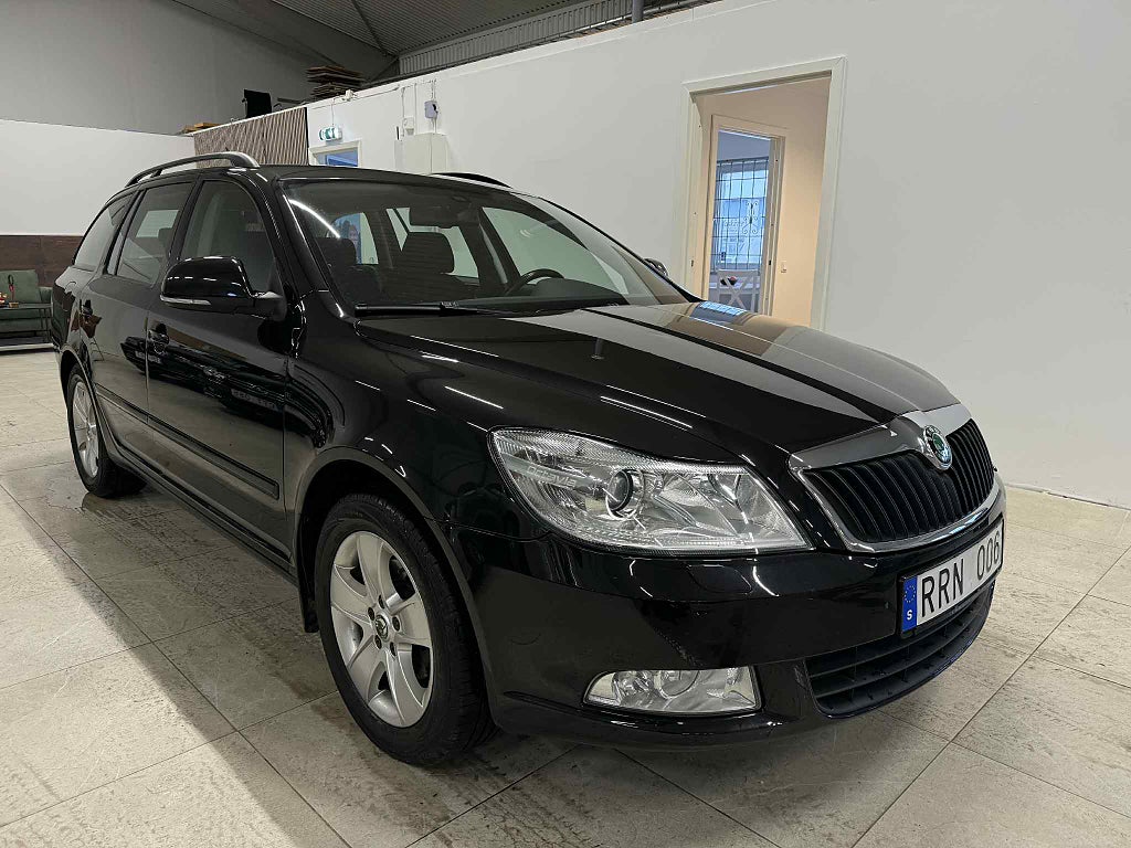 Skoda Octavia Kombi 1.2 TSI * 1 ÄGARE - 9017 Mil- *