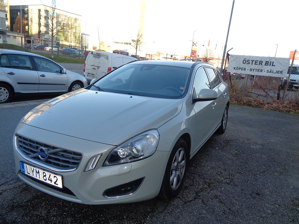 Volvo V60 D2 Momentum Euro 5