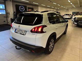 Peugeot 2008 1.2 SoV-däck/MoK-värm/Drag/Pano/1 Ägare/Lågskat